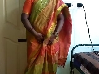 indian desi maid synthetic to show her natural tits to home employer