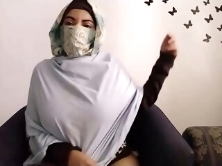 Real Arab In Hijab Mom Praying And Dovetail Masturbating Her Muslim Pussy While Husband Away Down Squirting Orgasm