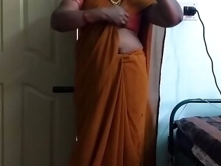desi  indian oversexed tamil telugu kannada malayalam hindi cheating wed wearing saree vanitha showing big boobs coupled with shaved pussy press hard boobs press nip rubbing pussy masturbation